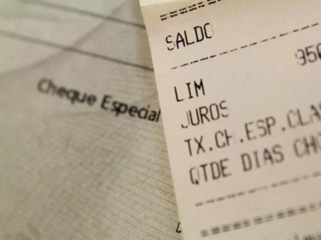 Nova regra do cheque especial pode criar superendividados, dizem analistas