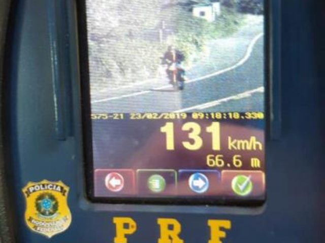 PRF autua 127 veículos por excesso de velocidade em duas horas na BR 386