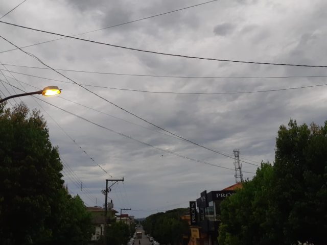 Quarta-feira será de chuva e frio