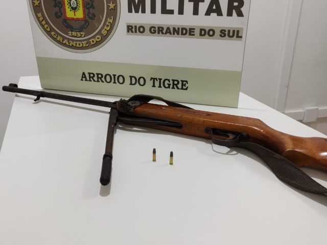 Brigada Militar efetua prisão por posse irregular de arma de fogo de uso permitido