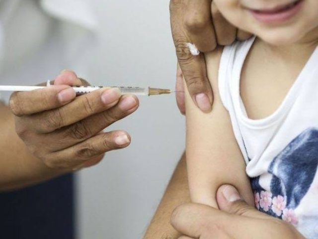 No primeiro dia de vacinação em crianças, 10 doses foram aplicadas em Arroio do Tigre