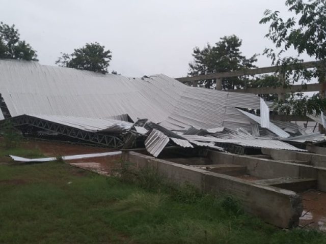 Chuva chega acompanhada de vento forte em parte do Estado