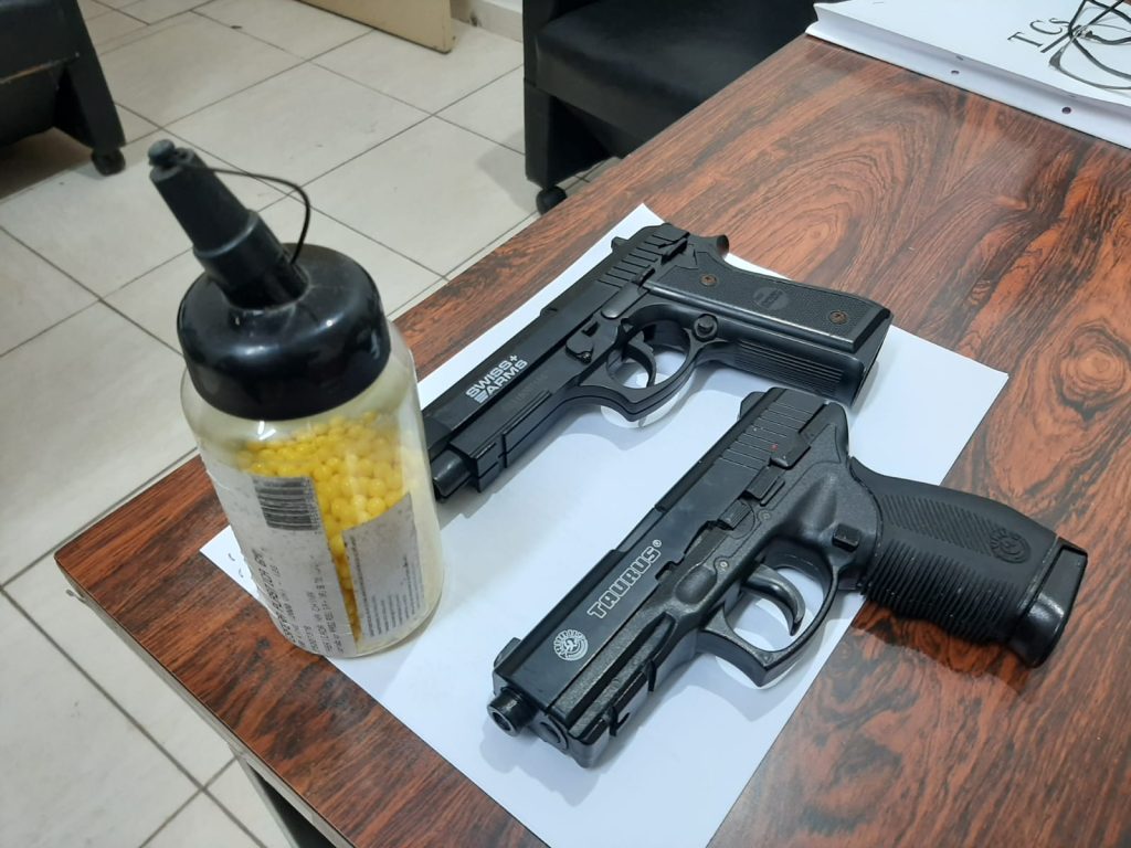 Operação Policial faz apreensões em residências e Escola Estadual após pichação anunciando Massacre em Sobradinho