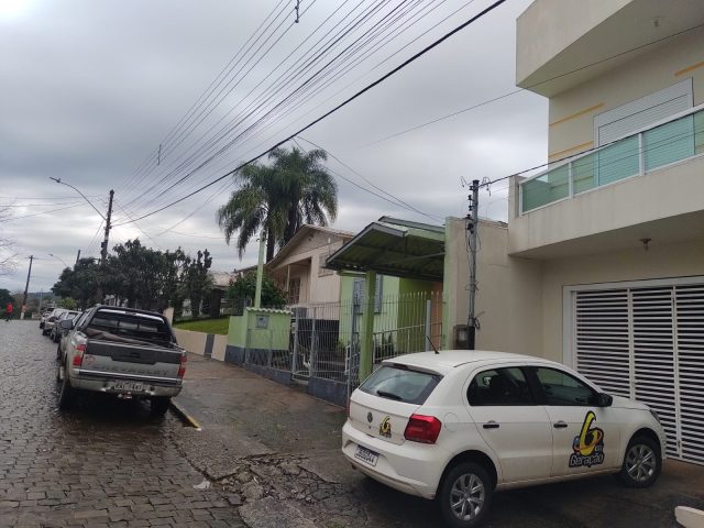 Quarta-feira começa com chuva e frio