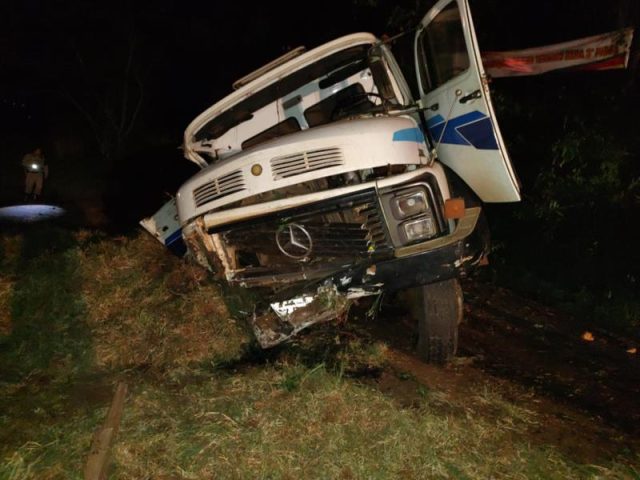 Duas pessoas ficam feridas após acidente com caminhão em Candelária