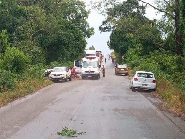Cinco pessoas ficam feridas em acidente em Passa Sete