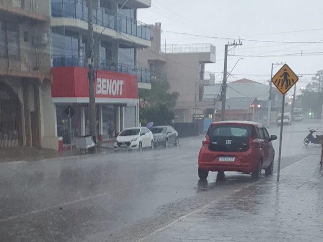 Terça-feira será de chuva, temporais e tempo abafado no Rio Grande do Sul