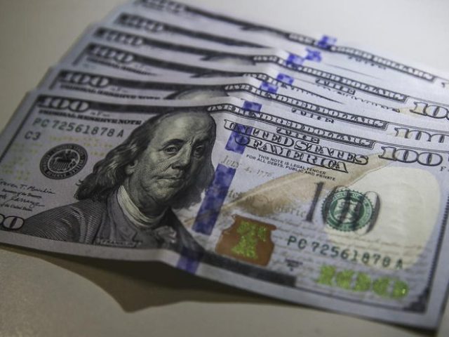 Dólar fecha cotado a R$ 5,05, maior valor em quase seis meses