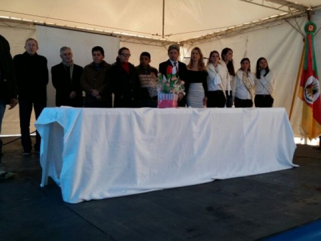 Iniciou a 2ª Expojac em Jacuzinho