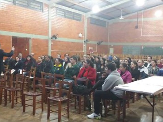 Acis reúne comerciários para falar sobre liderança em Salto Do Jacuí