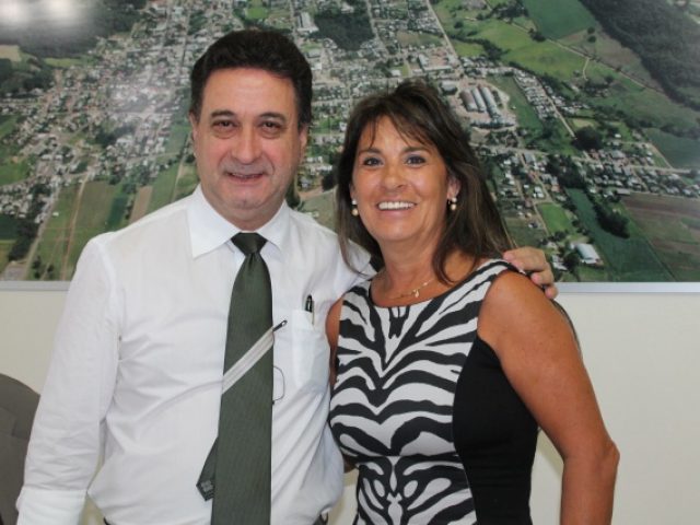 Vice-Prefeita assume executivo de Arroio do Tigre e anuncia desapropriação de prédio
